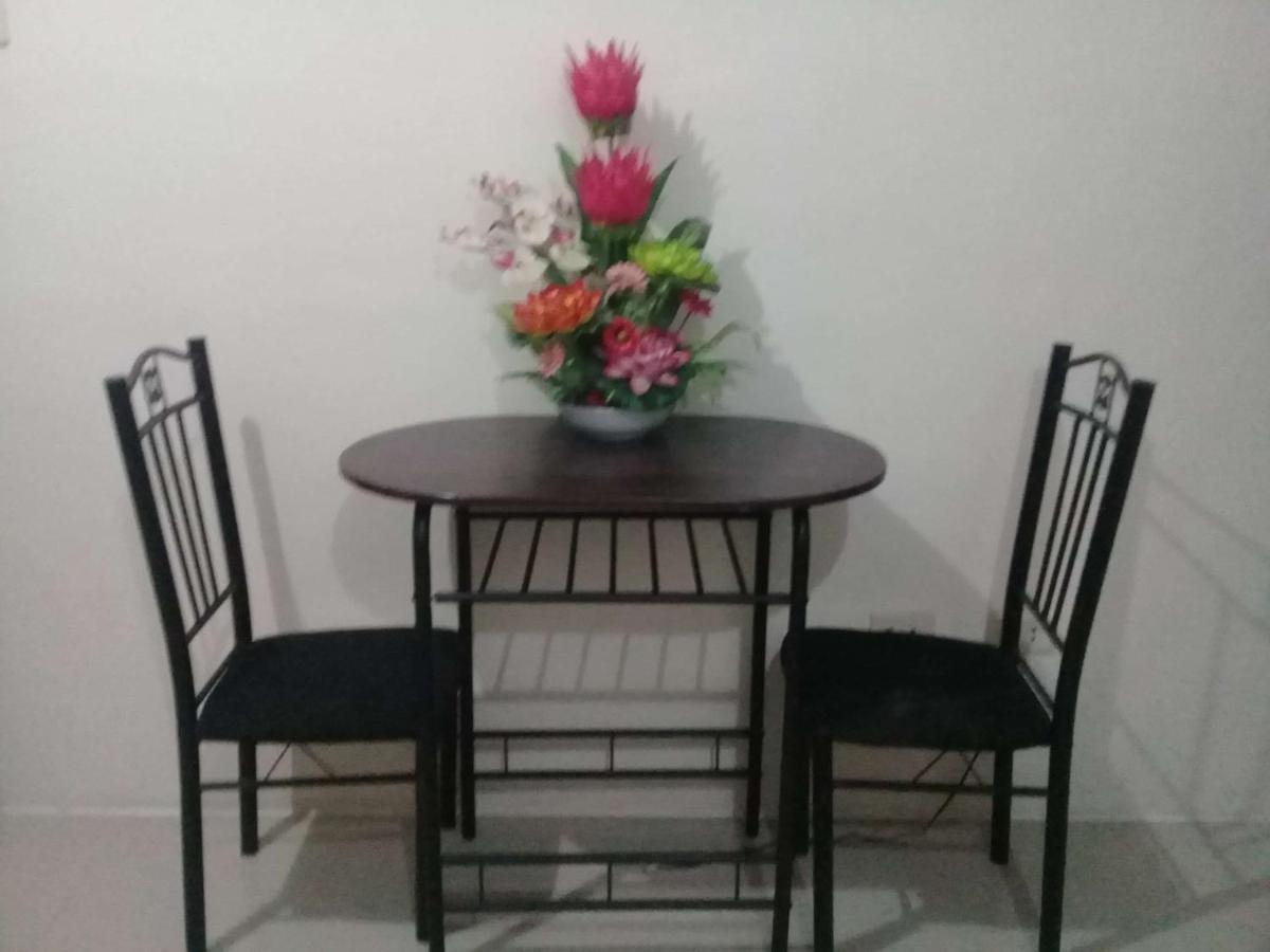 Emmanuel'S Service Apartment Near The Airport Manila Ngoại thất bức ảnh
